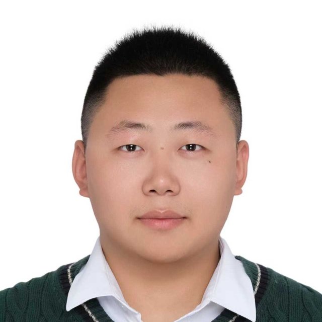 Portrait of Litong Zheng